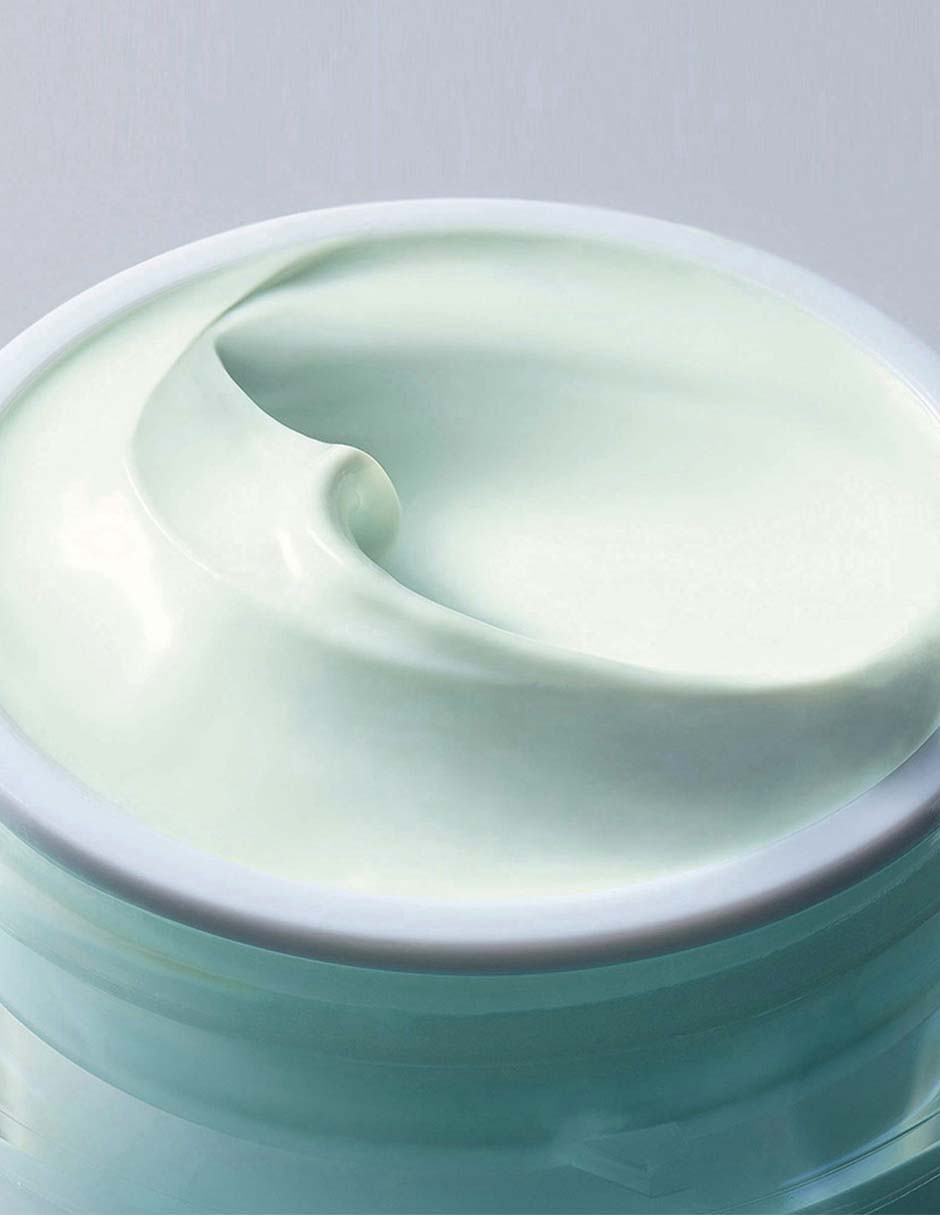Crema facial recomendada para hidratar de día y noche Daywear para piel grasa 2