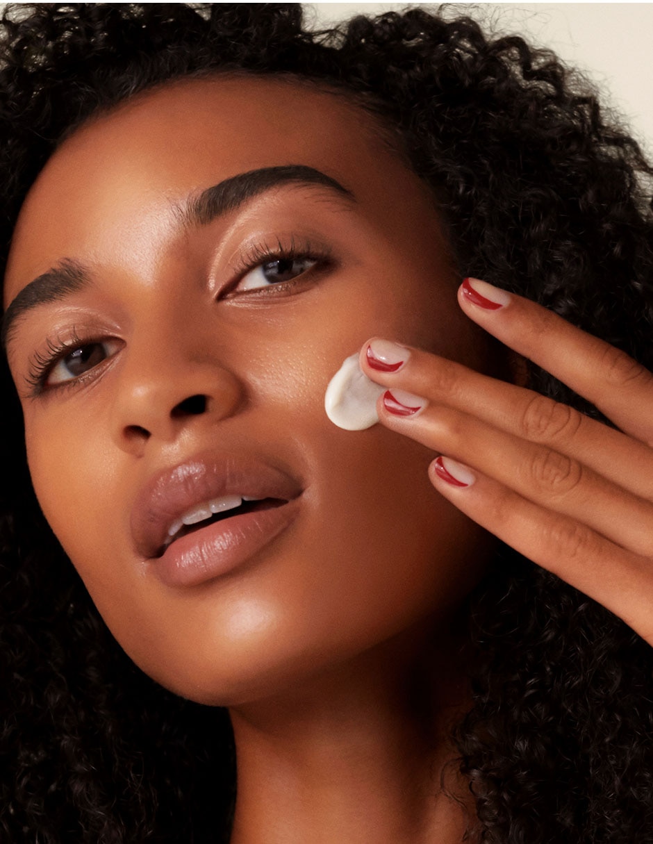 Crema facial recomendada para prevenir signos de la edad de día y noche Benefiance para todo tipo piel 2