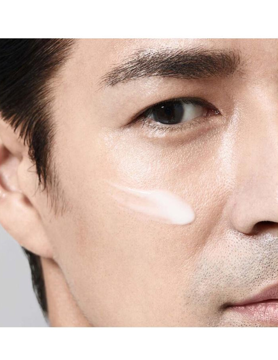 Hidratante facial Energizing Extra Light Fluid Shiseido Men