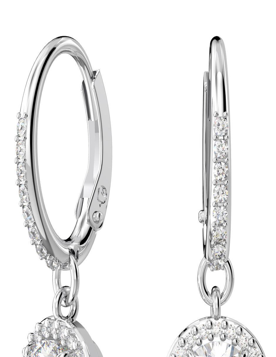 Aretes de óvalo con acabado brillante