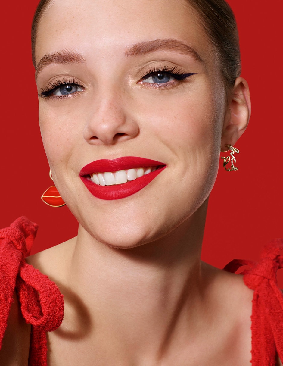 Labial satinado Carolina Herrera Fabulous Kiss Satin 7