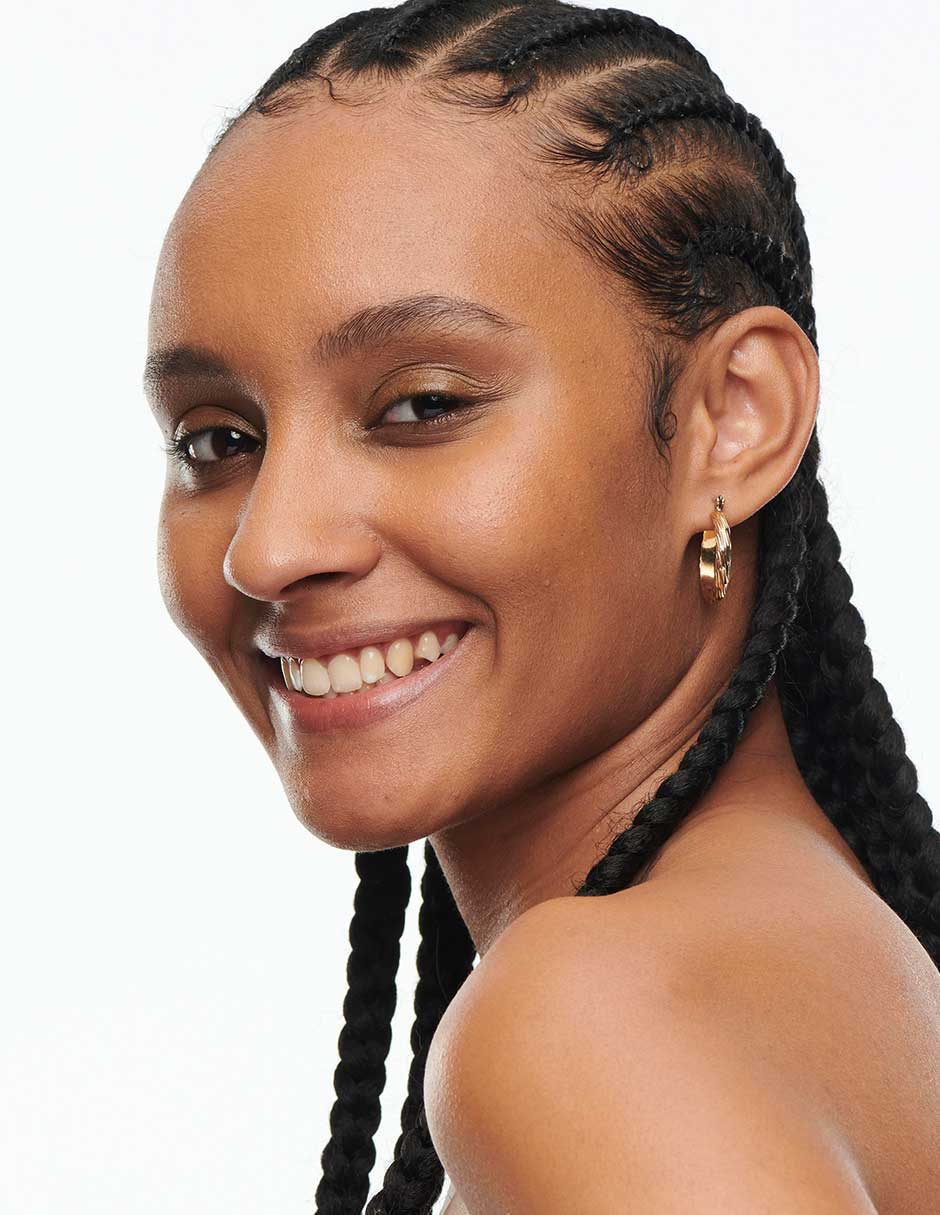 Base de maquillaje líquida Studio Radiance Foundation natural 3
