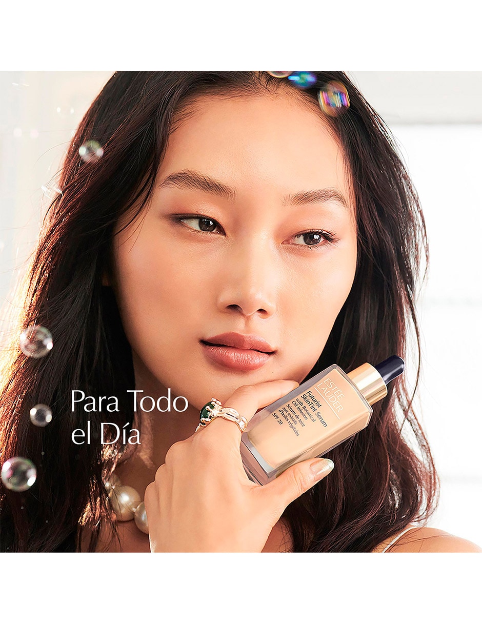 Base de maquillaje líquida Estée Lauder Futurist natural 4