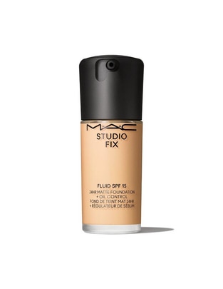 Base de maquillaje líquida Studio Fix Spf 15 mate