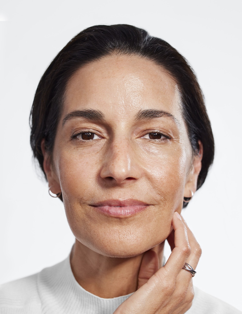 Crema facial recomendada para prevenir signos de la edad de día Smart Clinical Repair para todo tipo piel 7