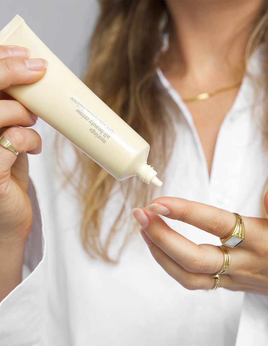 Crema facial recomendada para calmar y aliviar la piel día y noche Moringa todo tipo piel 4