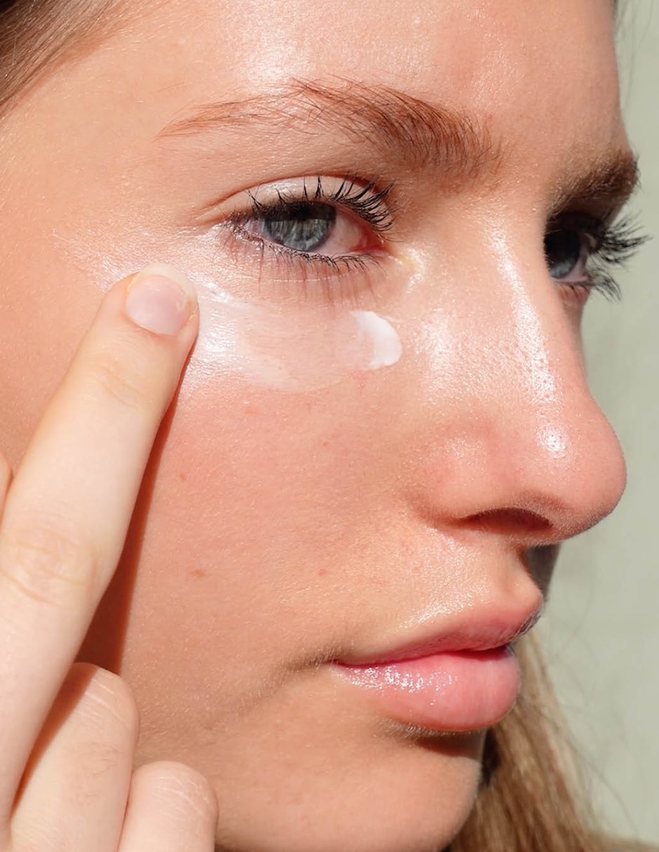Crema para contorno de ojos recomendada para regenerar día y noche todo tipo piel 3
