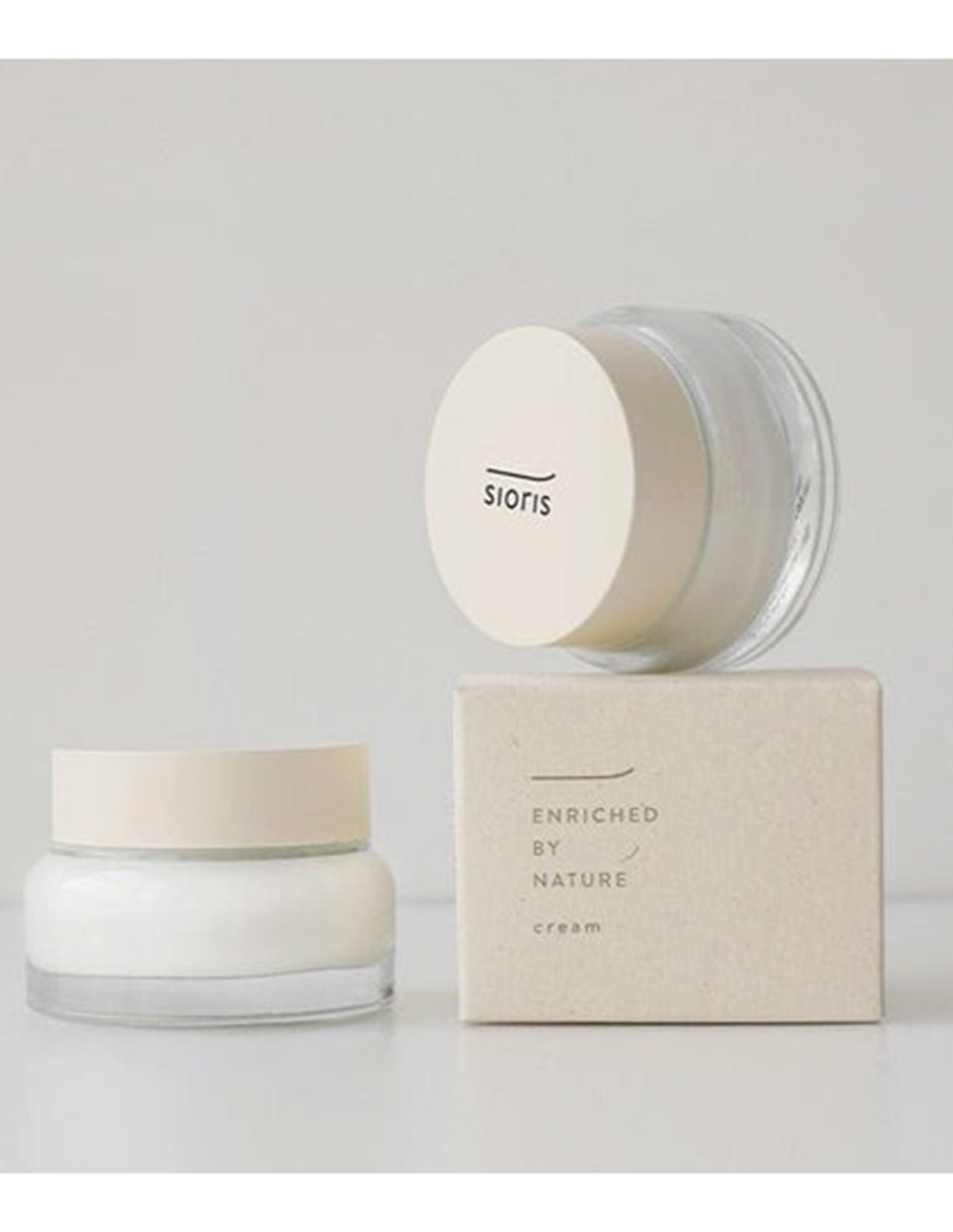Crema facial recomendada para humectar de día y noche Enriched by Nature para piel normal y mixta