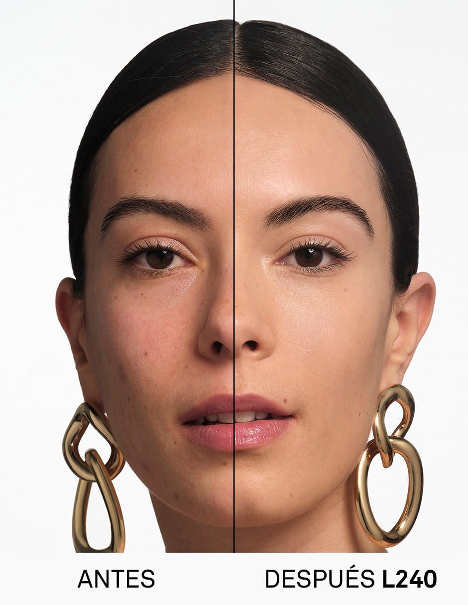 Base de maquillaje líquida Carolina Herrera Nude Couture Triple Moisture Serum Foundation luminoso