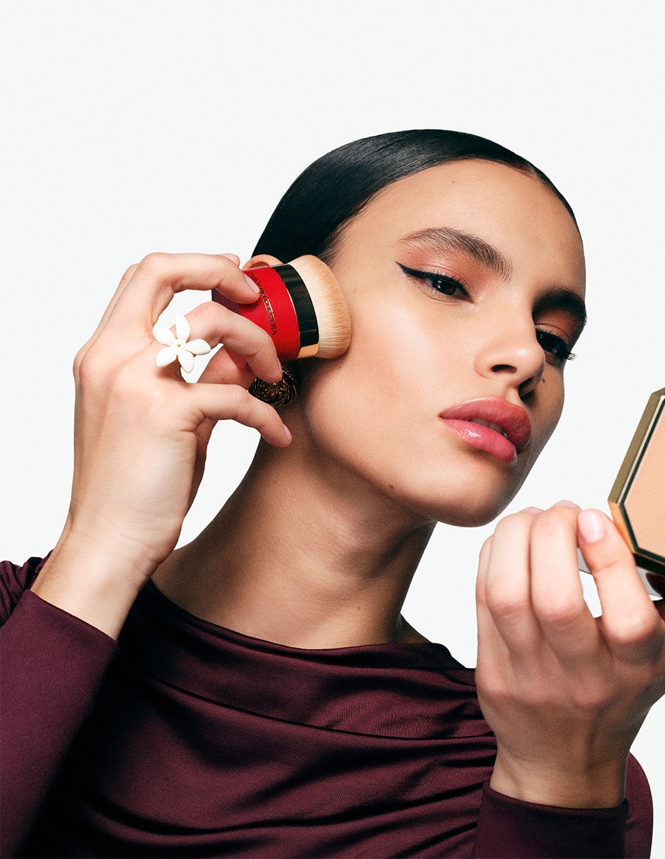 BroCarolina Herreraa para maquillaje Carolina Herrera Kabuki Buffer Brush 4