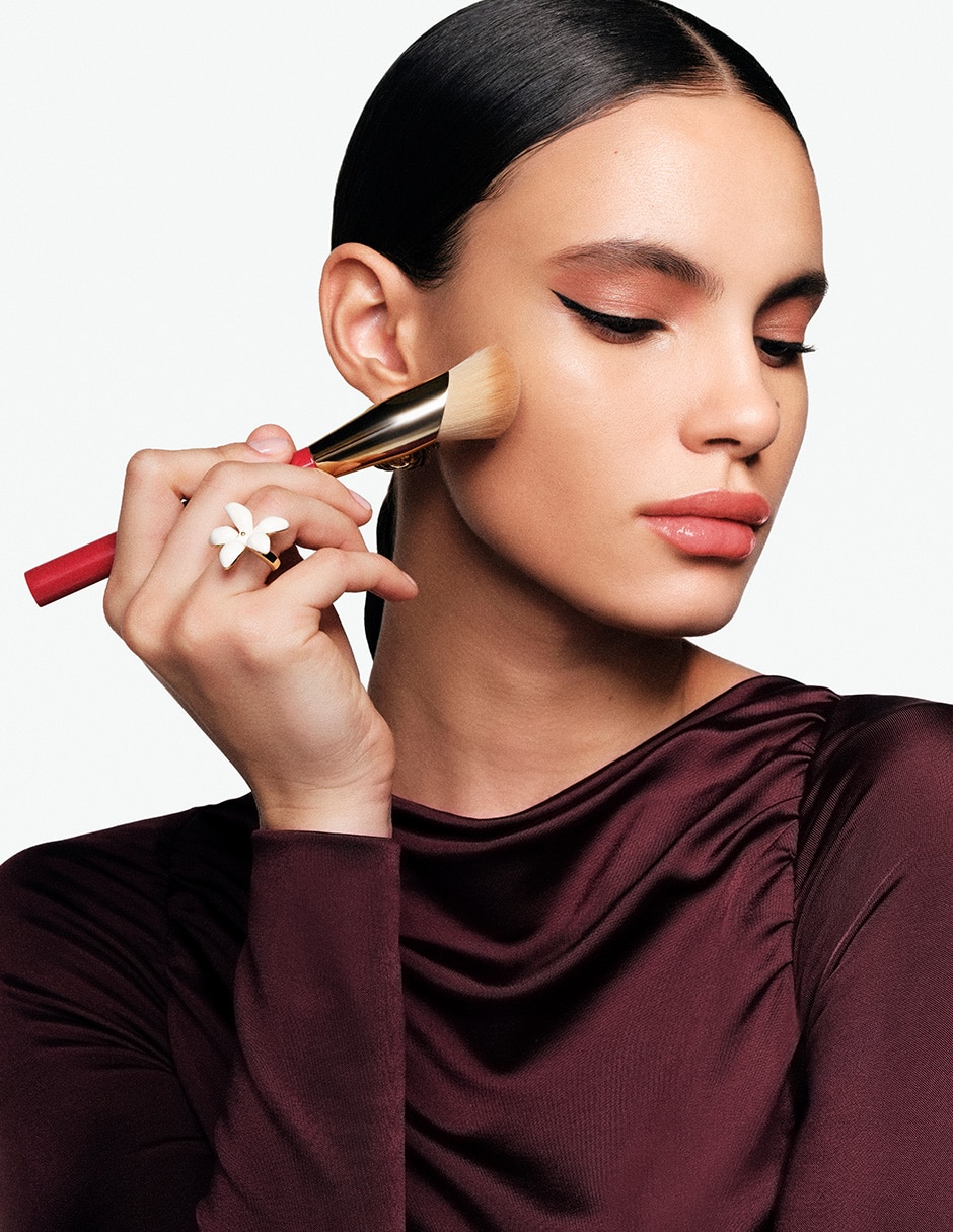 BroCarolina Herreraa para maquillaje Foundation Brush 5