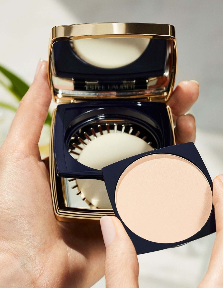 Polvo compacto traslúcido Estée Lauder Double Wear Stay In Place 2