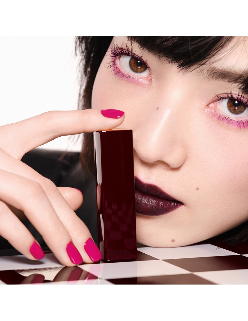 Labial mate Rouge Noir 4