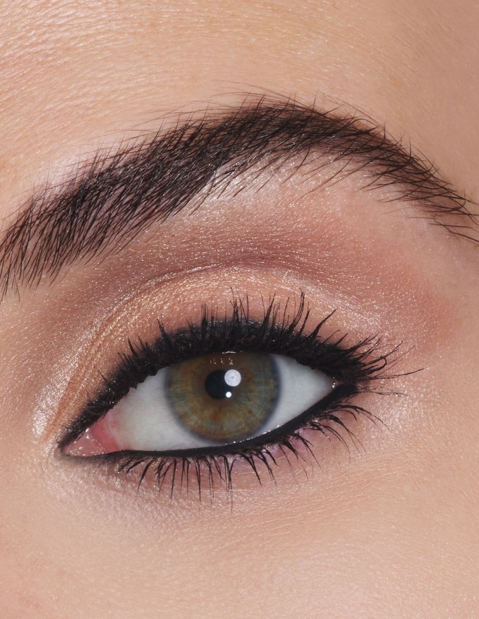 Delineador gel para ojos mate 2